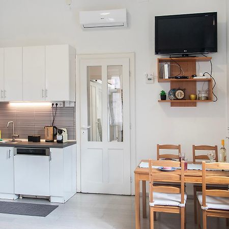 Dora Apartment Near Buda Castle With Parking! Budapeste Exterior foto